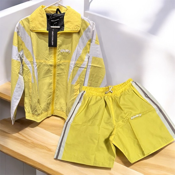 Sneaker gallery GOAT wind breaker set NEW WITH TAGS MEDIUM - Picture 1 of 8